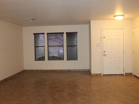 2nd image of 581 W Prickly Pear Dr