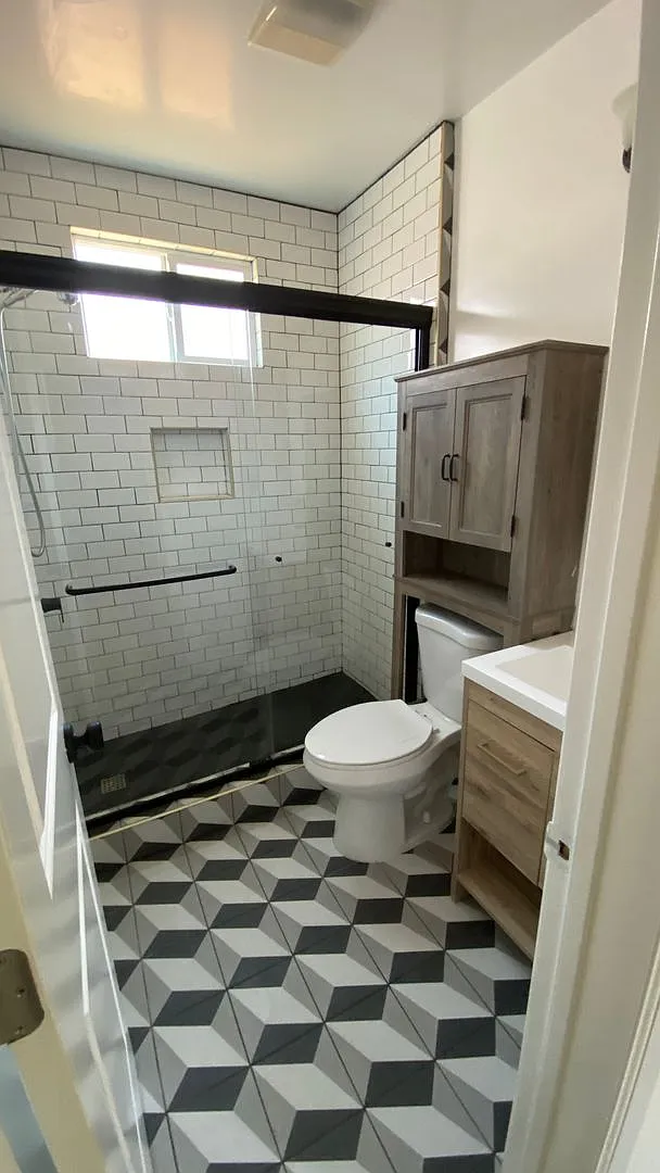 5642 Klump Ave. — Photo 3