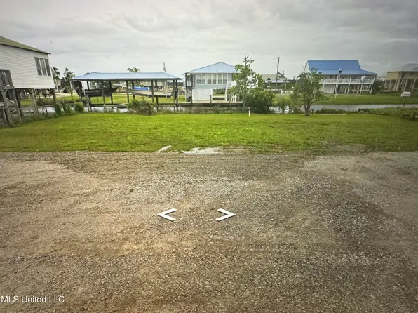 11043 Minnesota St #16, Bay Saint Louis, MS 39520