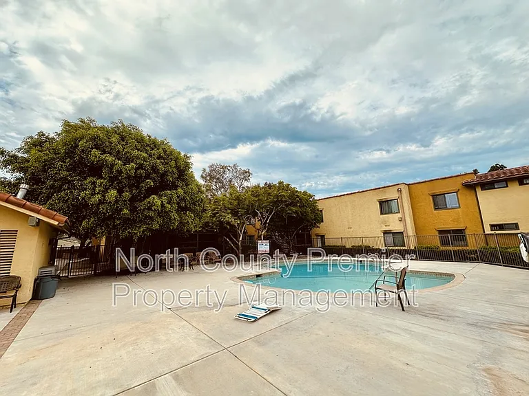 2360 Paseo De Laura #35 — Photo 16