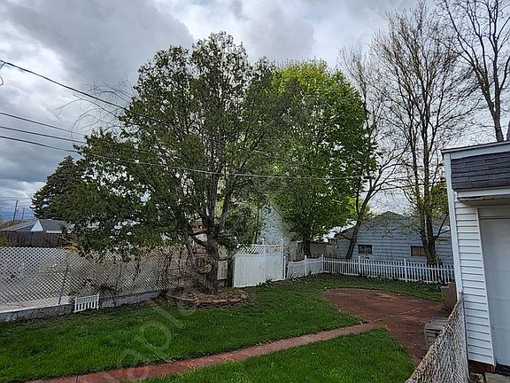 2nd image of 434 California Blvd