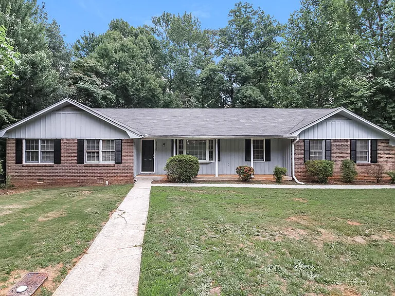 1210 Maple St SE — Photo 1