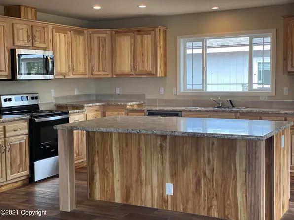 114 W Lincoln St, Sundance, WY 82729