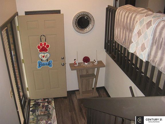 2nd image of 15609 N Cir