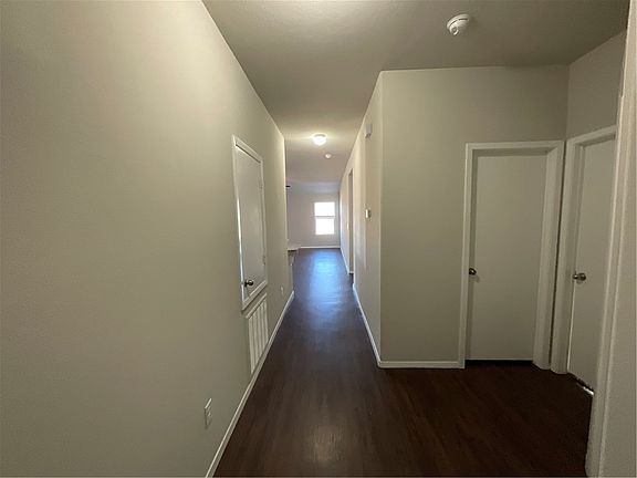 3rd image of 904 Jessica Leigh St