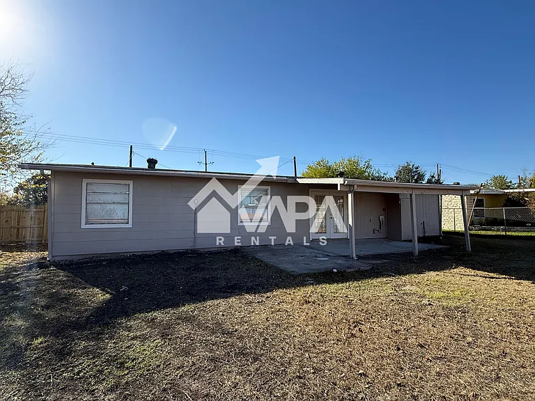 1994 Springvale Dr — Photo 13