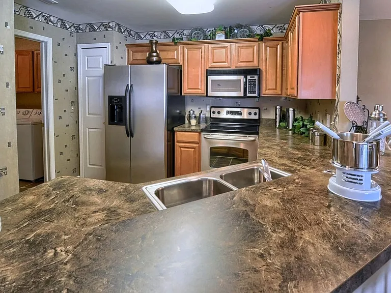 Ashford Apartments — Photo 50