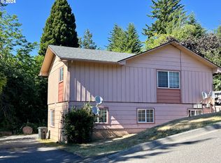 589 10th Ave, Coos Bay, OR 97420