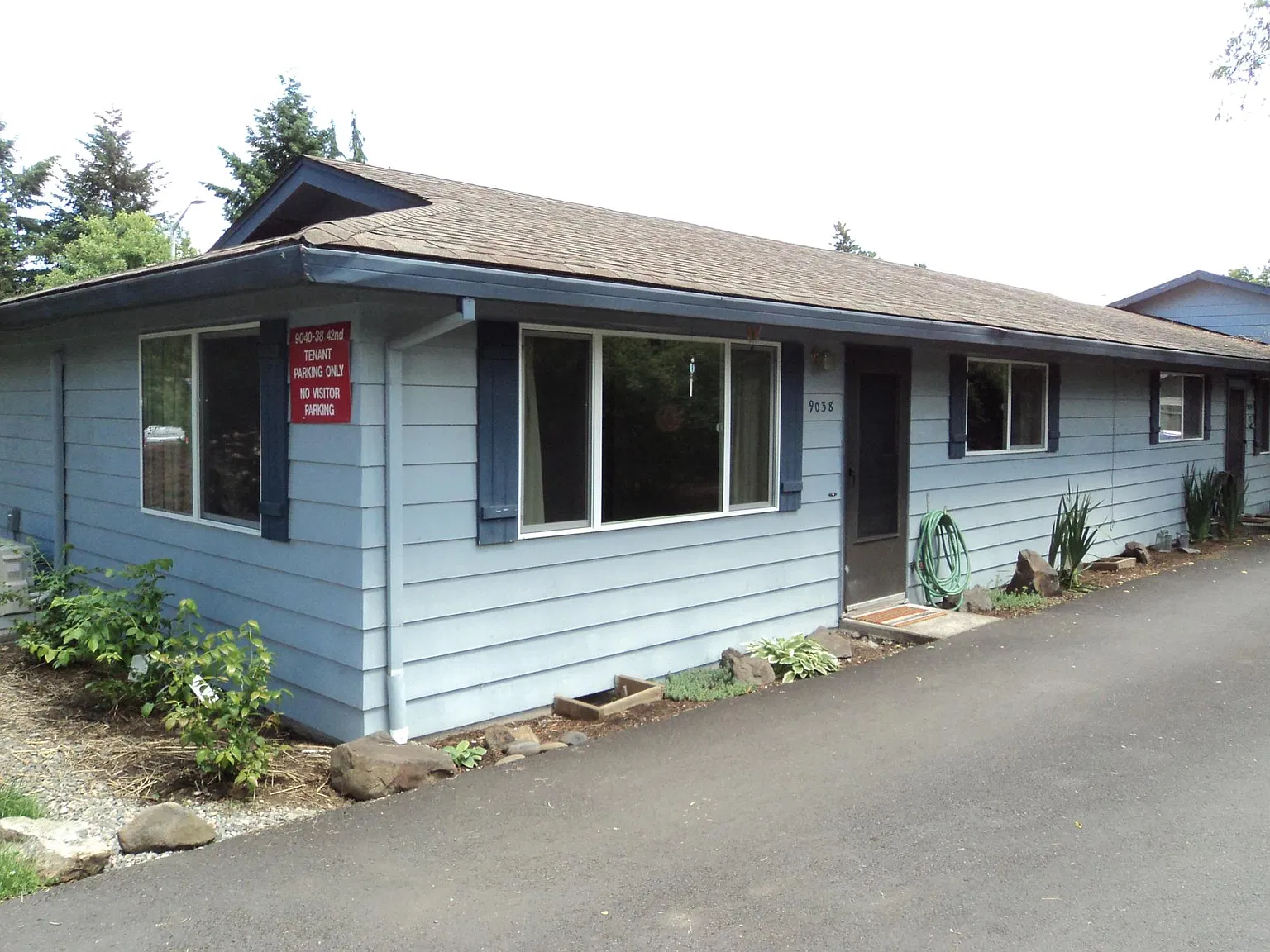 2 bed, 832 sqft, $1,600 — Photo 2