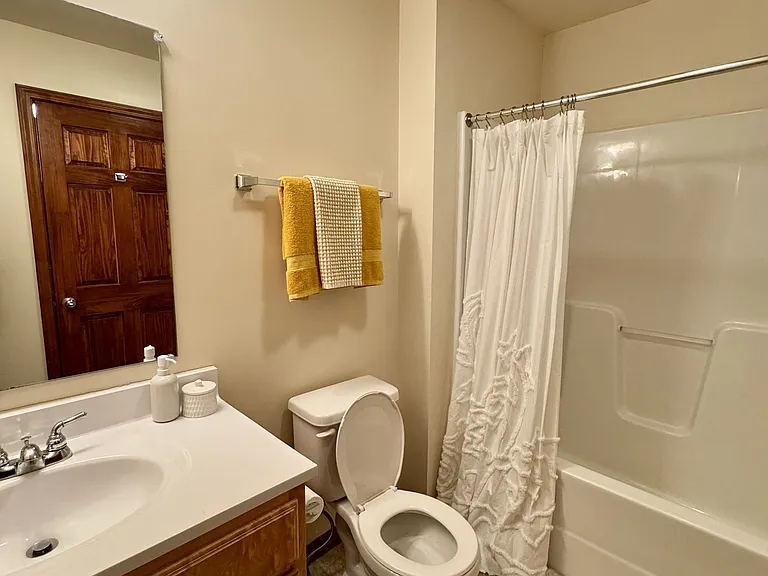 Eagle View Luxury Apartments — Photo 40