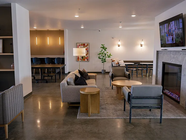 The Standard at 36th Street — Photo 8