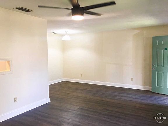 4th image of 213 Parkbrook Cir