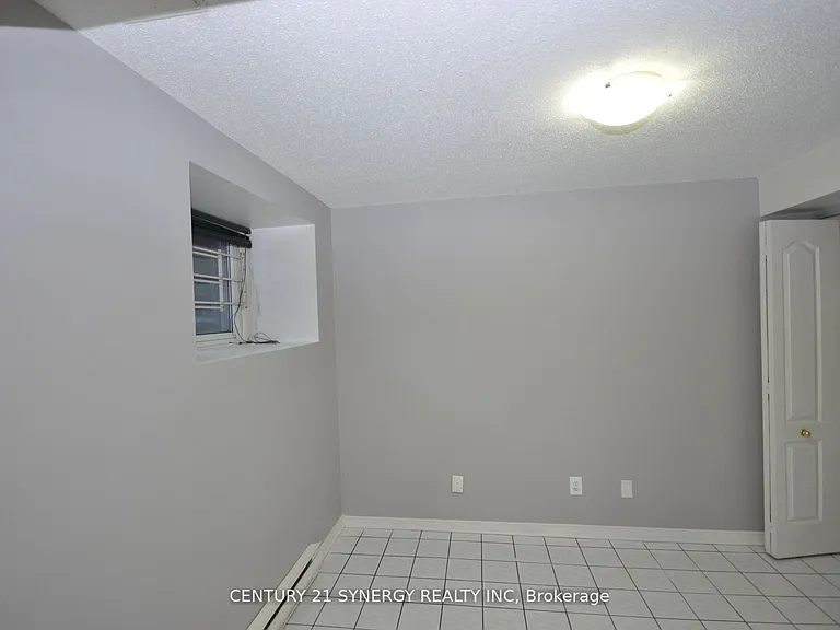 450 Maclaren St #2 — Photo 13