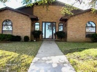 701 NW Renfro St, Burleson, TX 76028