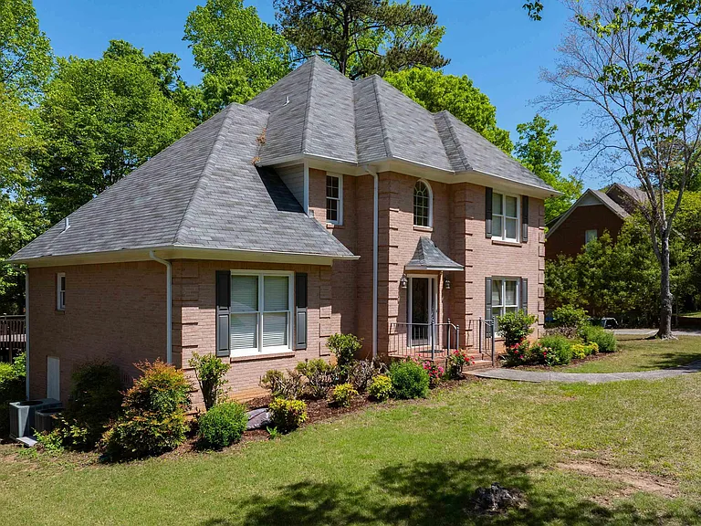 3405 Danner Cir — Photo 2