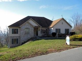 3275 Briarwood Blvd, Lancaster, PA 17601