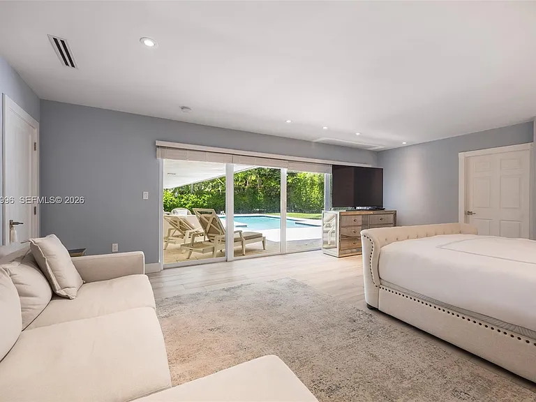 7230 Vistalmar St — Photo 17
