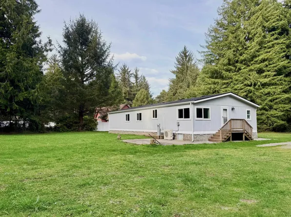 451 Cessna Dr, Crescent City, CA 95531