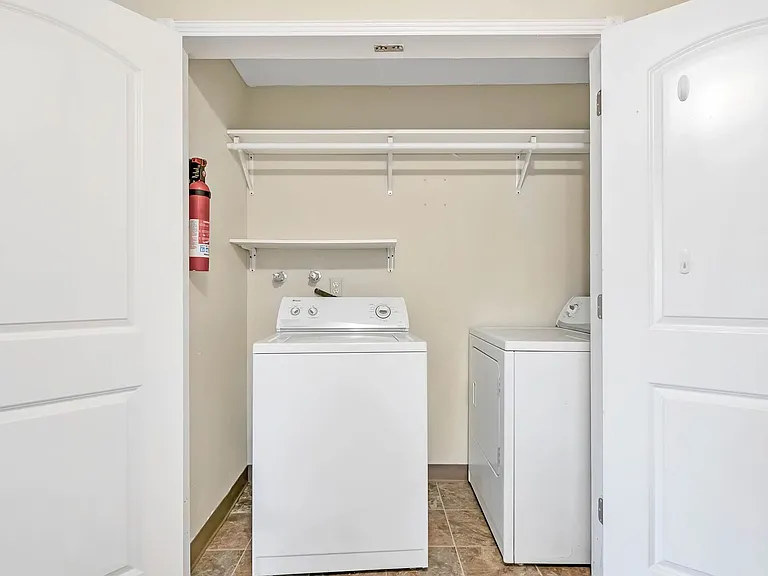 Ferry St - 4 Plex — Photo 7