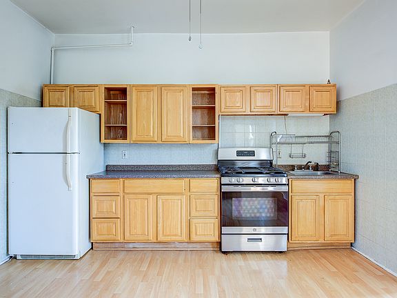 4th image of 30 Broome St APT 3