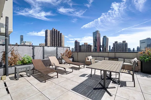 Rented by Bond New York | media 47