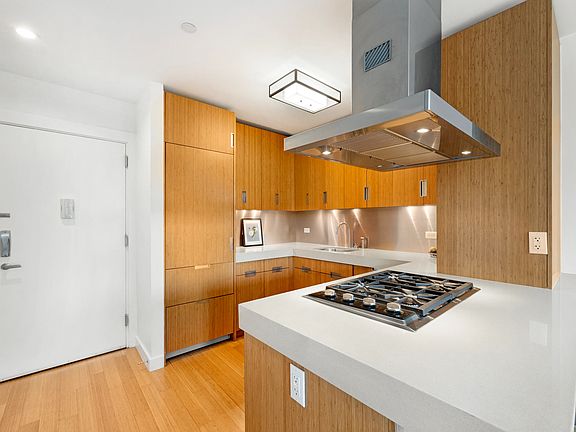 5th image of 450 W 17th St APT 1108