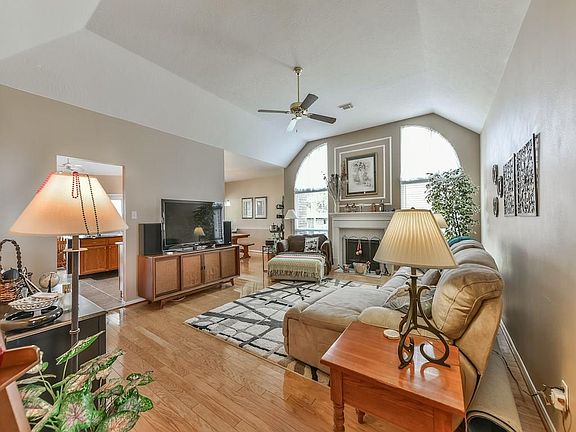 3rd image of 16010 Sunbeam River Dr