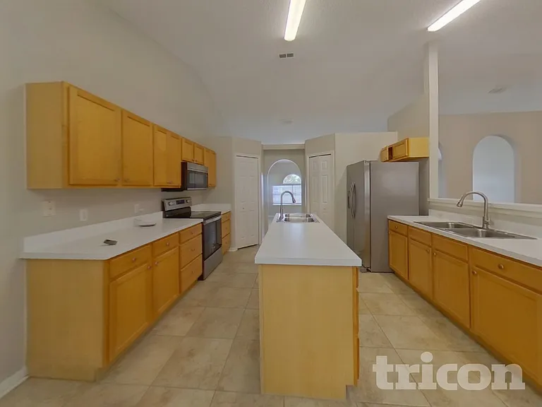 921 Jayhil Dr — Photo 6