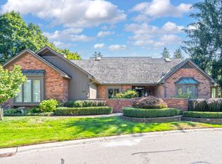 1595 S Ashford Ln #5, Birmingham, MI 48009