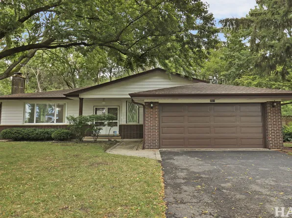 1511 Sequoia Trl, Glenview, IL 60025