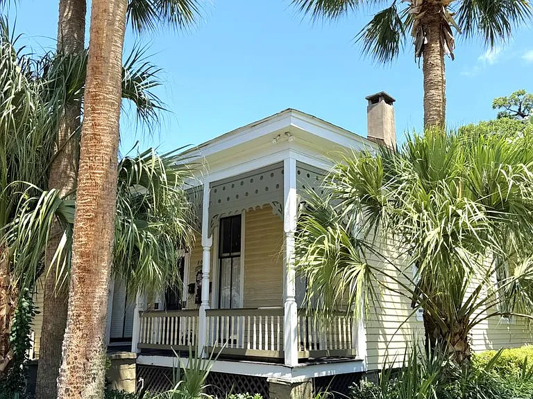 808 Dauphin St #C — Photo 1