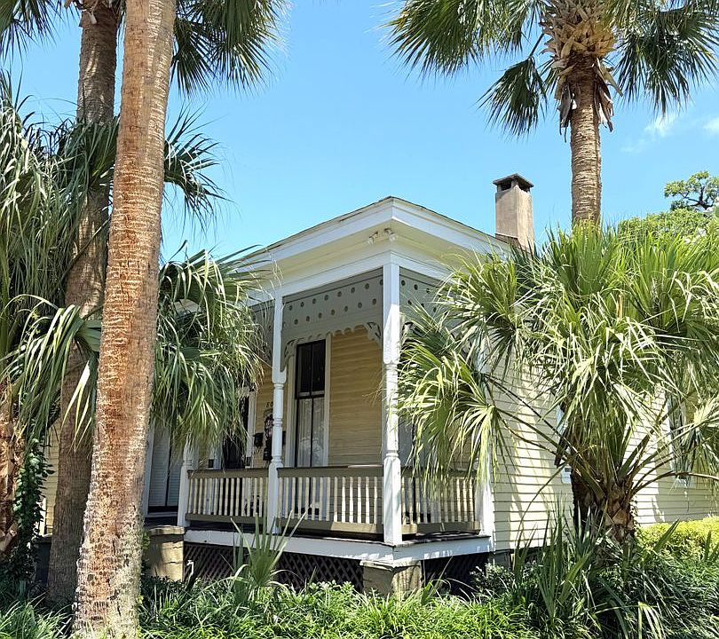 1st image of 808 Dauphin St #C