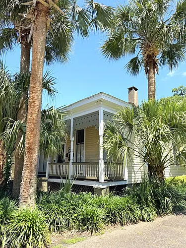 808 Dauphin St #C Photo 1