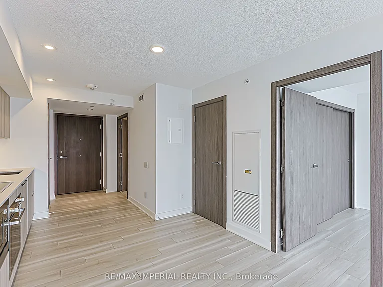 17 Bathurst St #2707 — Photo 19