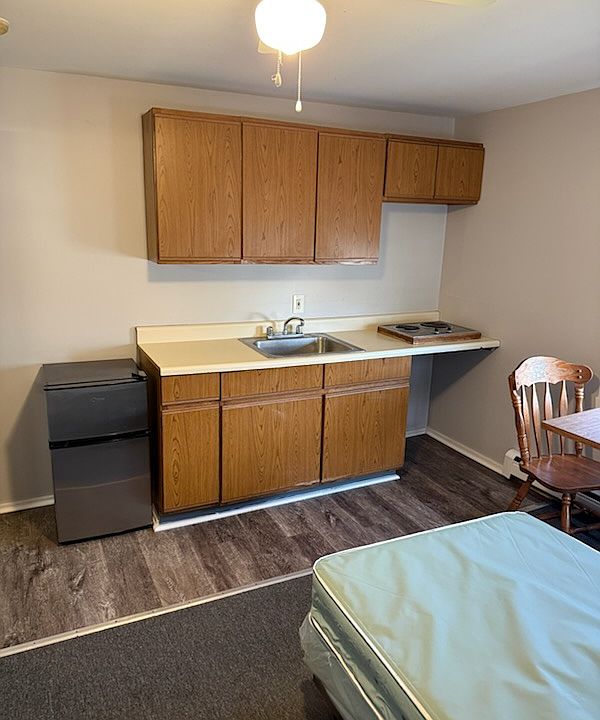 2nd image of 72 Broadway #14