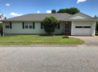 28 Thornton St, Lawrence, MA 01841