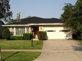 2233 Westwood Dr, Hillside, IL 60162