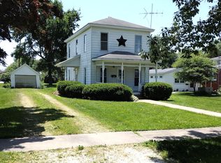 133 S Main St, Carrollton, IL 62016