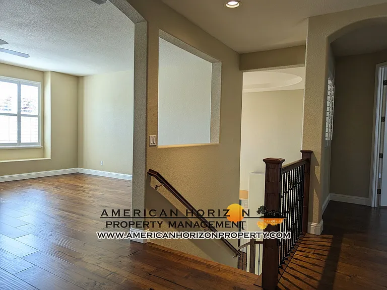 425 Crescent Dr — Photo 16