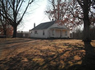 1560 Sain Rd, Hickory, NC 28602