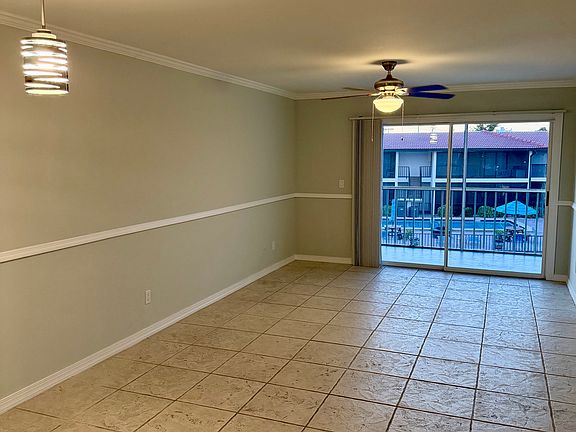 5th image of 4730 SE 1st Pl APT 202