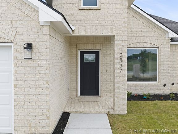 2nd image of 12837 Post Oak Cir