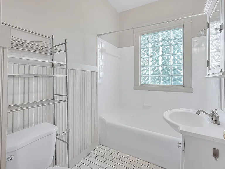Highland Court II Apartments — Photo 31