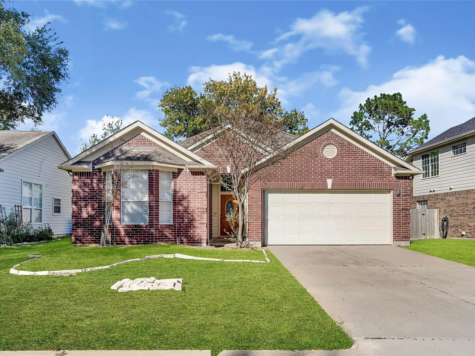 3 bed, 2.0 bath, 1675 sqft, $2,200 — Photo 1