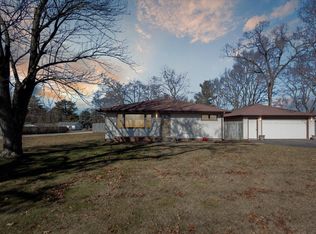 1102 N Blackhawk Blvd, Rockton, IL 61072