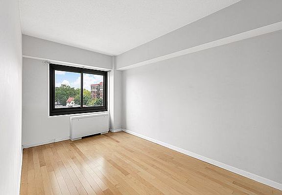 5th image of 11949 Union Tpke APT 5C