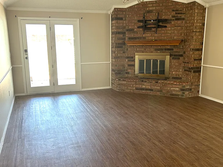 6708 Chalet Ct — Photo 2
