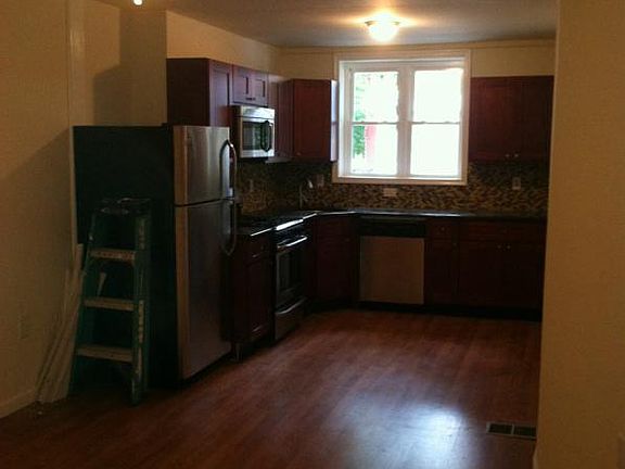 4th image of 2037 Dickinson St #1