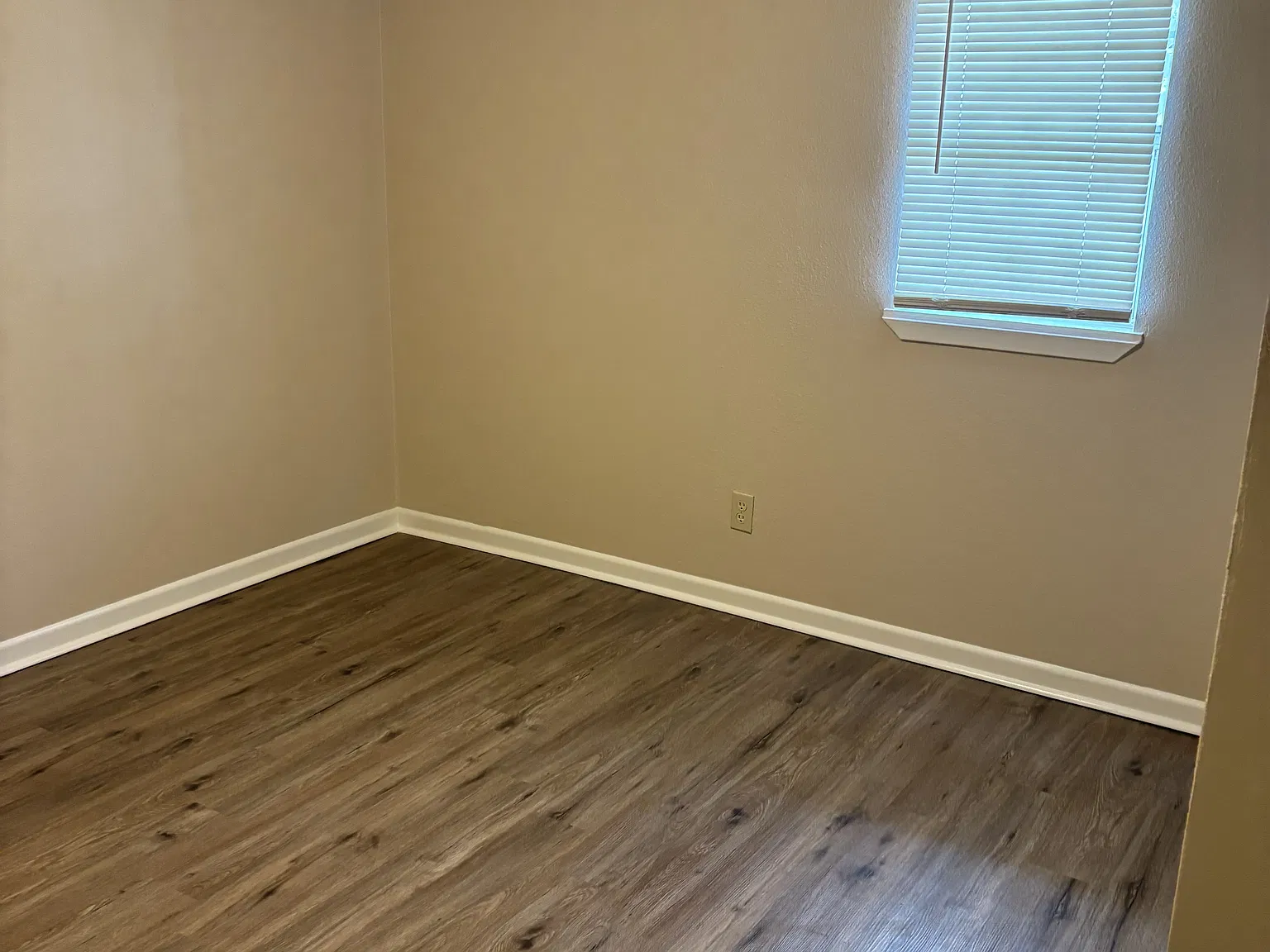 4 bed, 1266 sqft, $1,800 — Photo 4