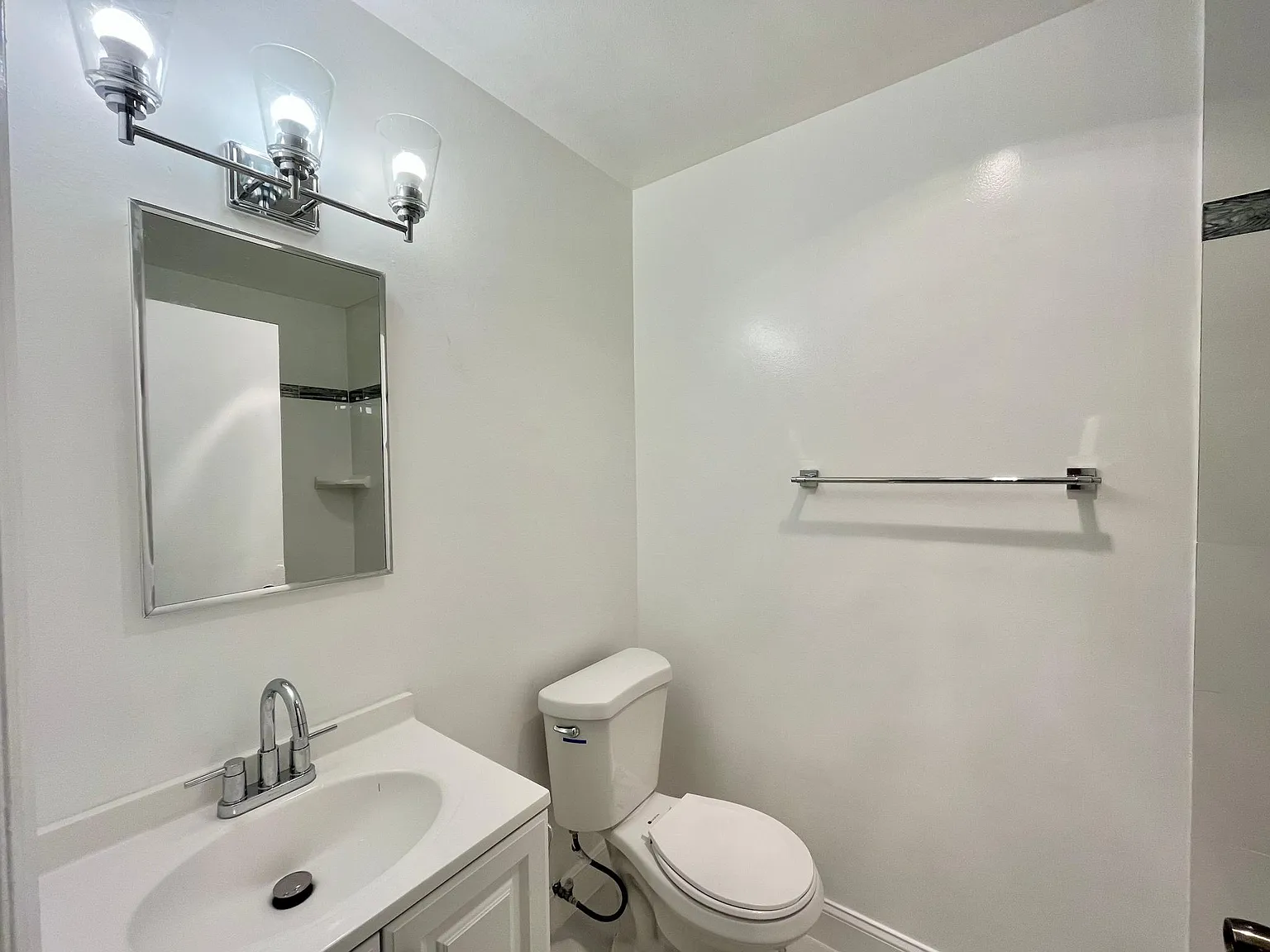 4875 Freedom Cir — Photo 2